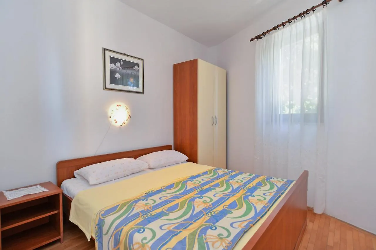 House Premantura 1096 Villa 0*,